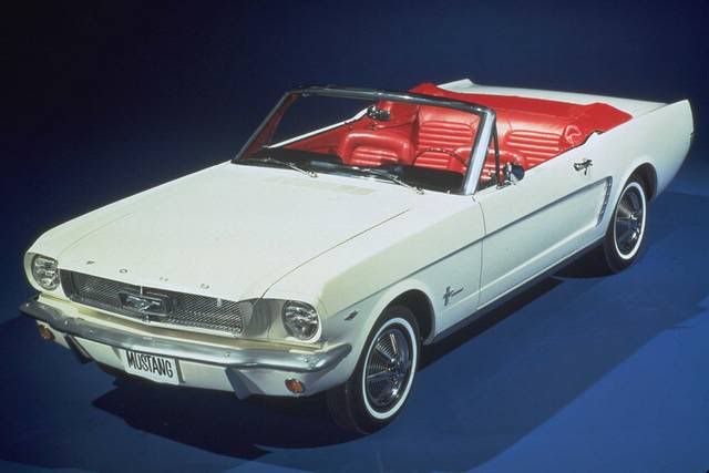 104201964-Ford-Mustang-Convertible-White-Red-Interior.jpg