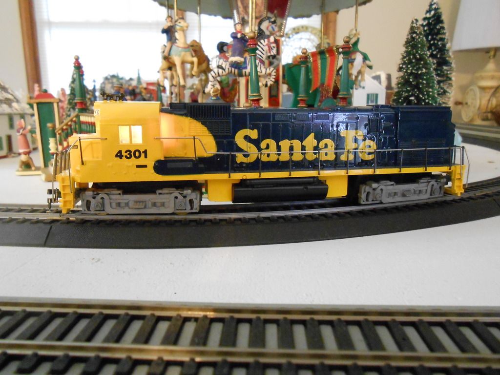 Tyco Santa Fe C-430 in Blue & Gold Freight Livery