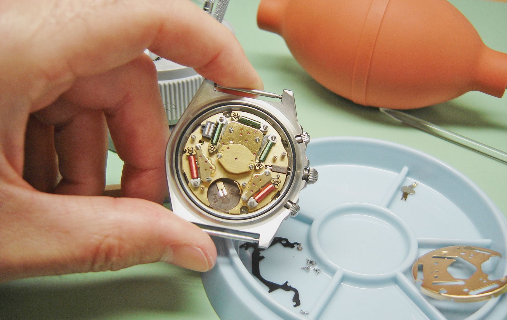 Stuck Seconds Hand on Quartz Chrono??