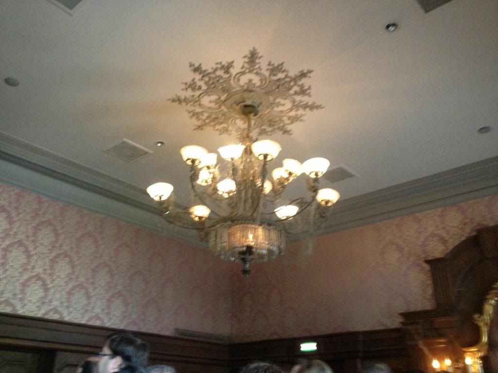 phantom manor chandelier disneyland paris