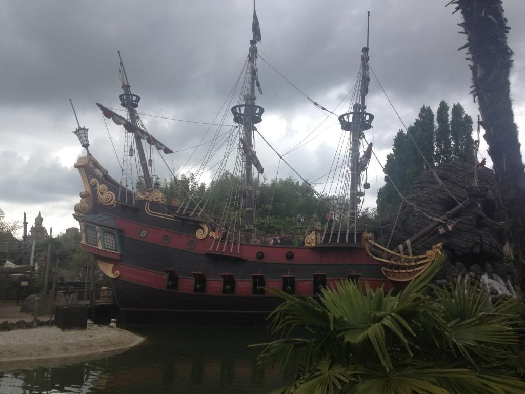 pirate ship disneyland paris