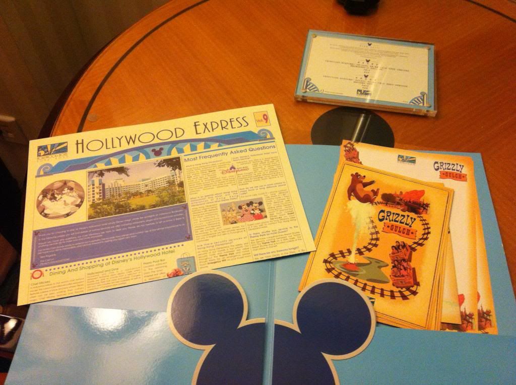 disney's hollywood hotel folder stationary