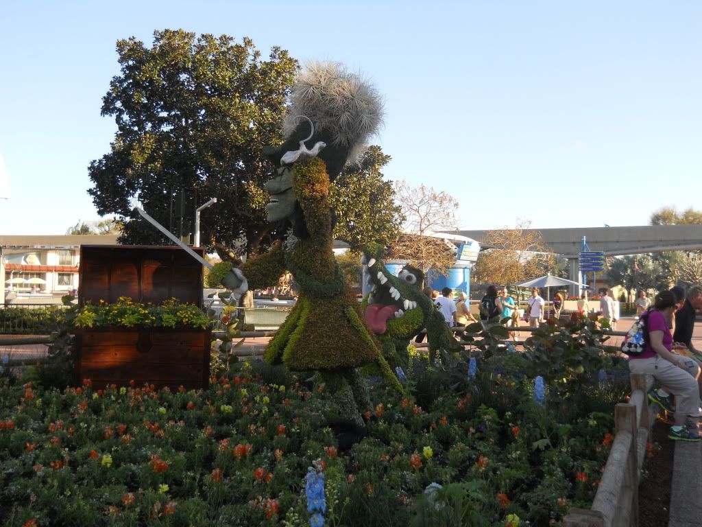 Captain Hook Topiary