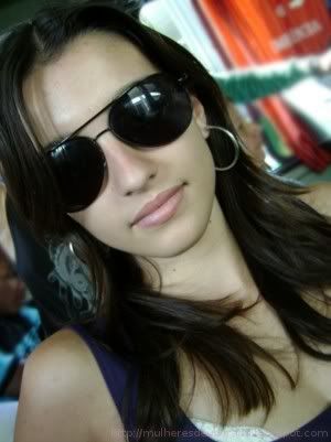 http://i248.photobucket.com/albums/gg183/boasdaweb/MulheresDeUberaba/2008-05-12-AmandaFernanda.jpg