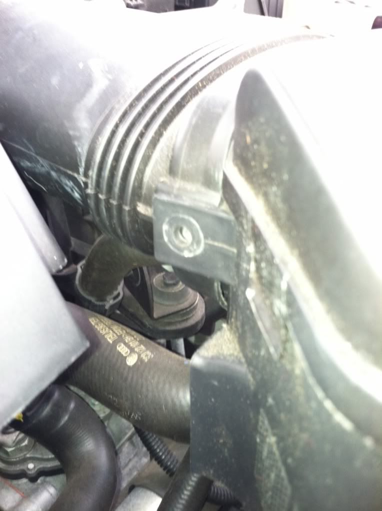 Factory airbox screws? VW Vortex Volkswagen Forum