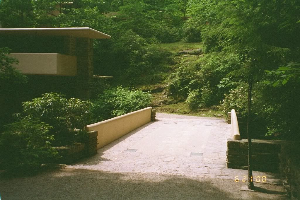 08SSE-driveway-bridge-fallingwater-.jpg