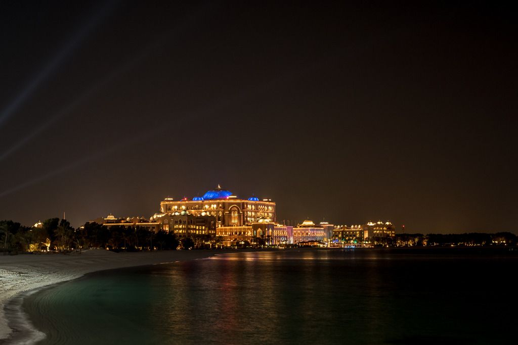 EmiratesPalace_zpsxlcmzaar.jpg