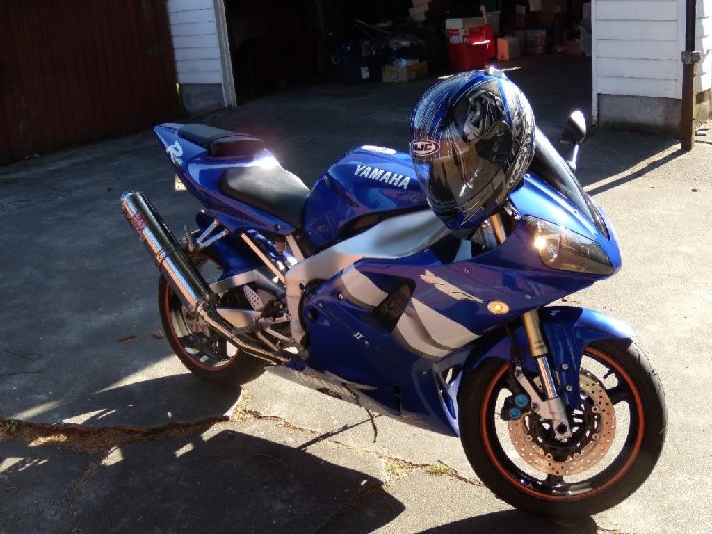 For Sale 2000 yamaha r1. must sell